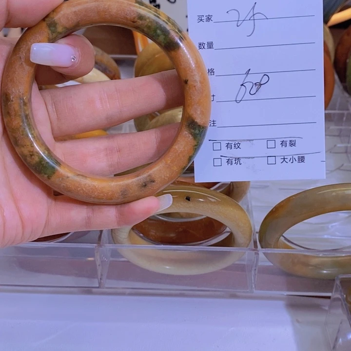 蛇纹石玉手镯未镶嵌小*女