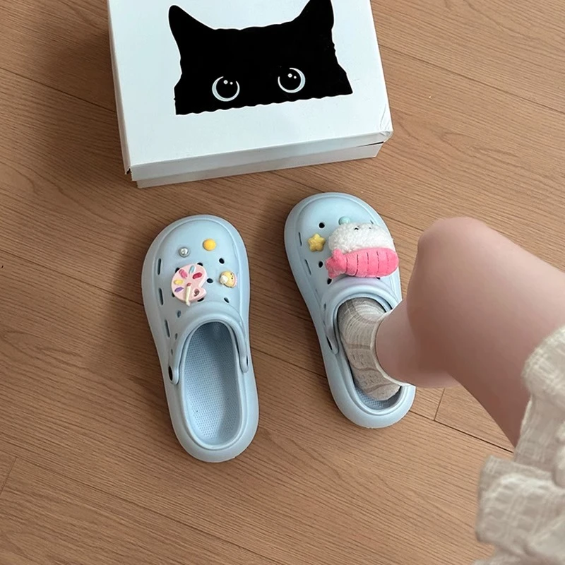 时尚百搭休闲复古卡通动漫洞洞鞋女2025夏季新款外穿防滑一脚蹬鞋