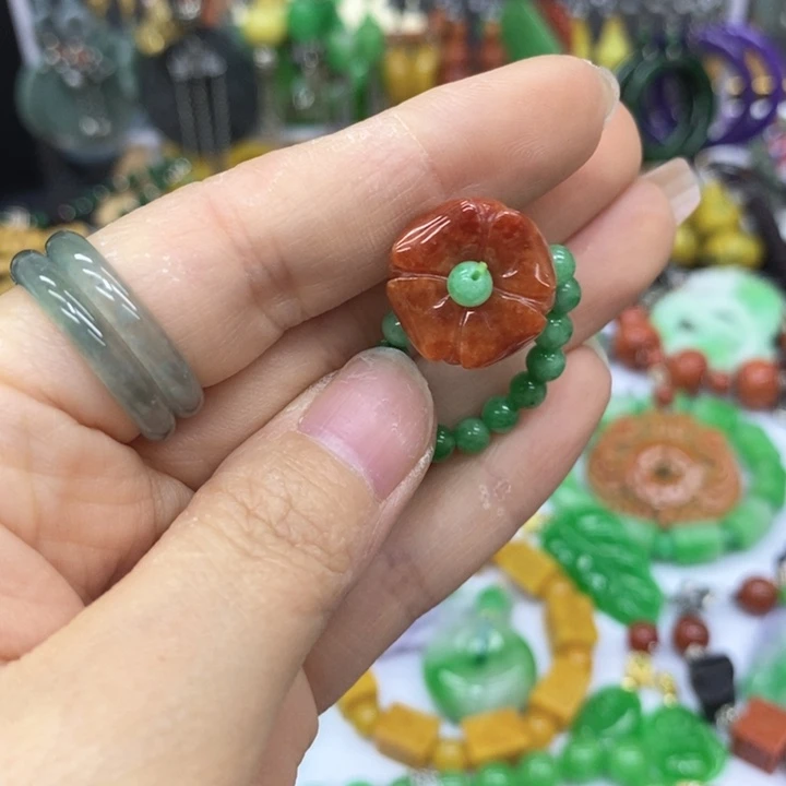 翡翠未镶嵌颈饰戒指30