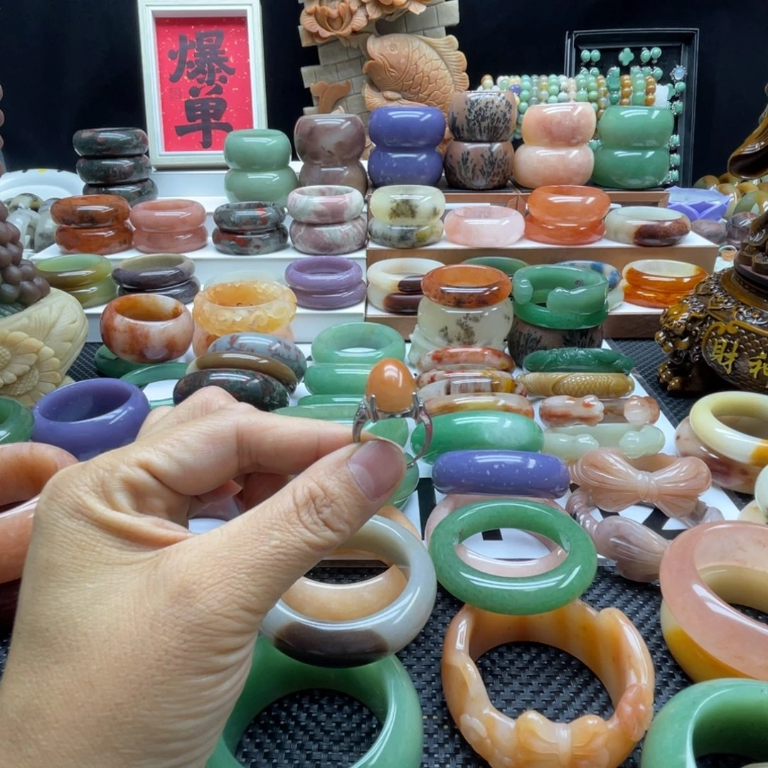 佛***）石英岩玉未镶嵌手镯