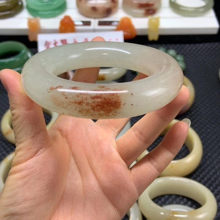 石英质玉未镶嵌手镯