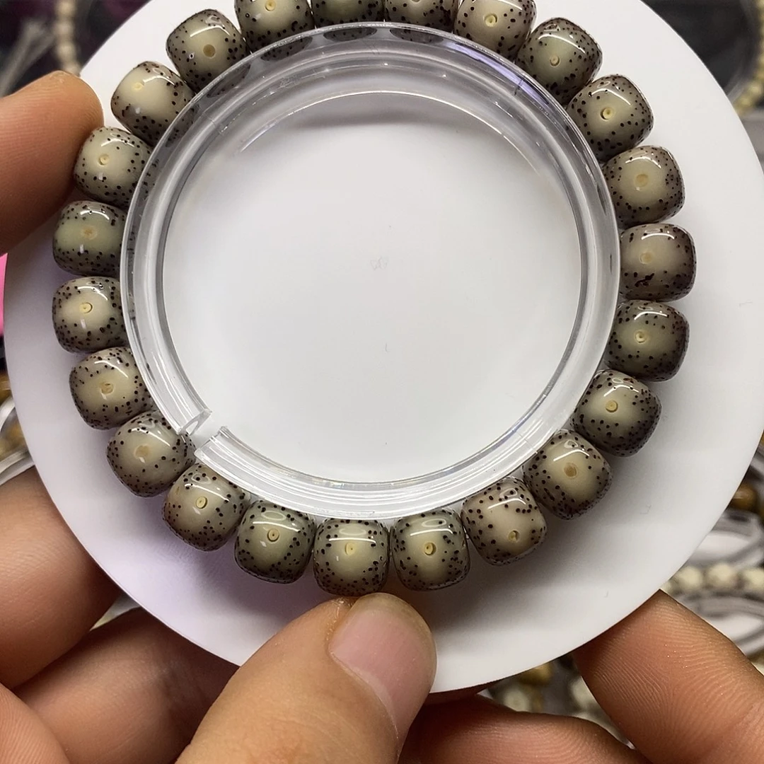 吊坠星月菩提黑冰