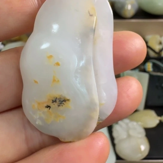 和田玉（糖玉）未镶嵌颈饰