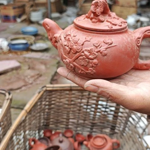 库存微瑕紫砂壶一个