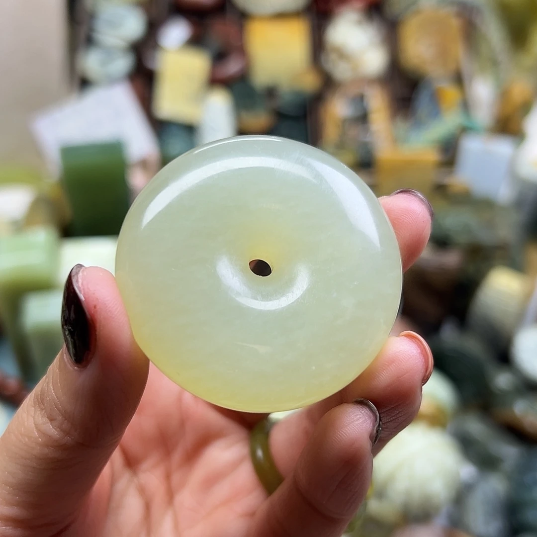 岫玉未镶嵌颈饰岫玉扣子