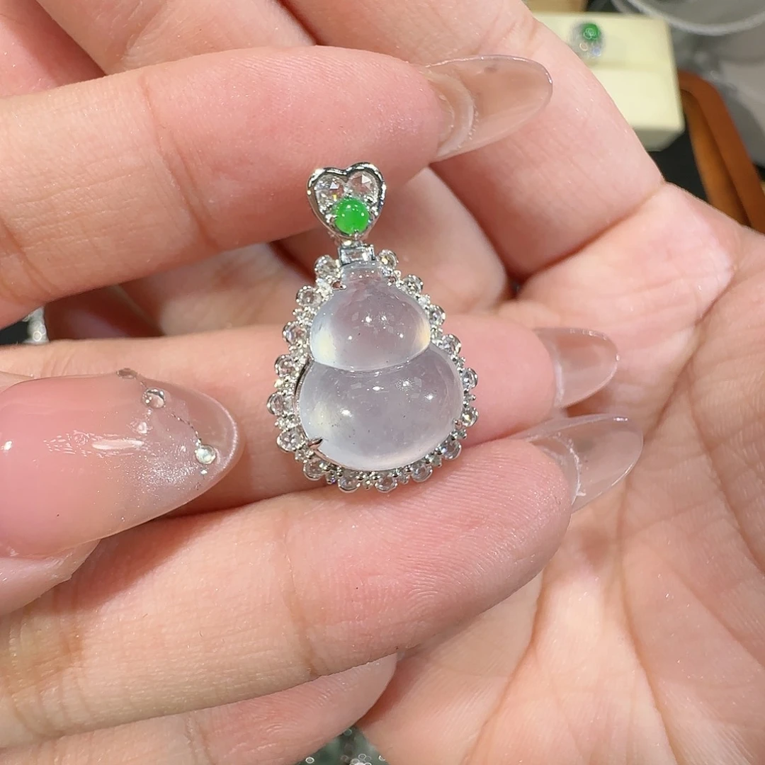 【闪购商品】颈饰18K金镶嵌翡翠