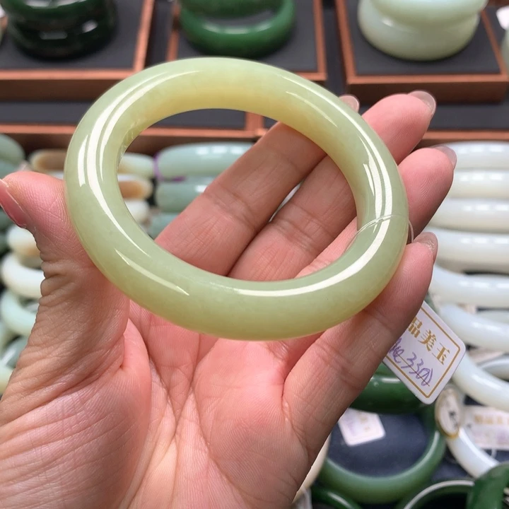 【闪购商品】未镶嵌手镯和田玉49
