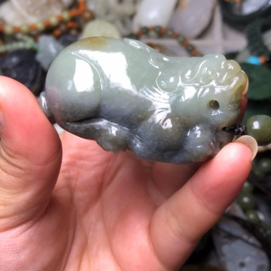 和田玉未镶嵌把件