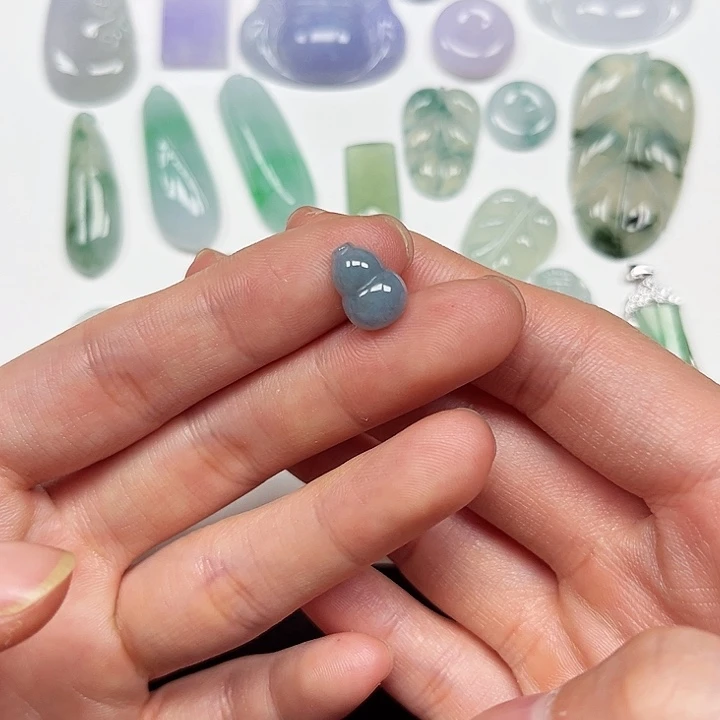 翡翠颈饰未镶嵌翡翠蓝福禄