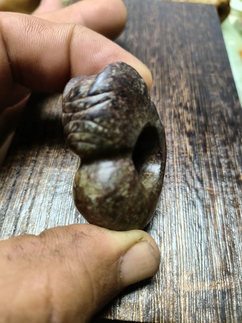 河磨奇石猪龙形器型件