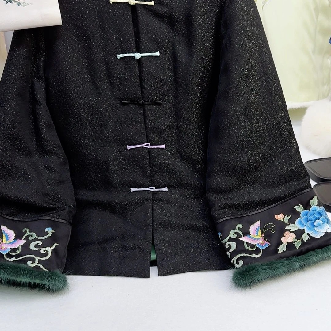 织绣真丝黑色对襟正绢棉服