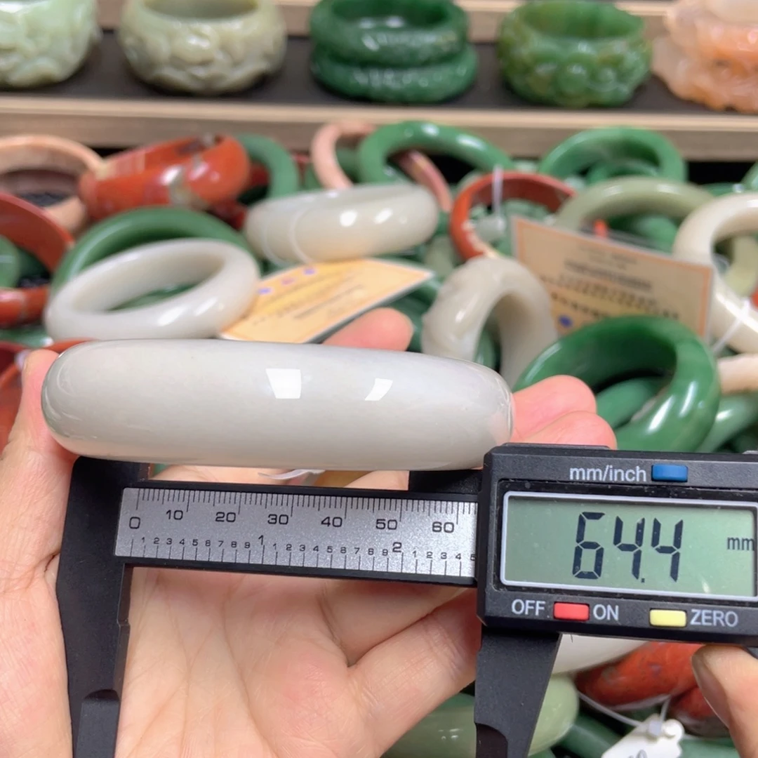 石英质玉未镶嵌手镯