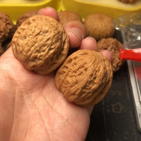 文玩核桃吊坠铁锤