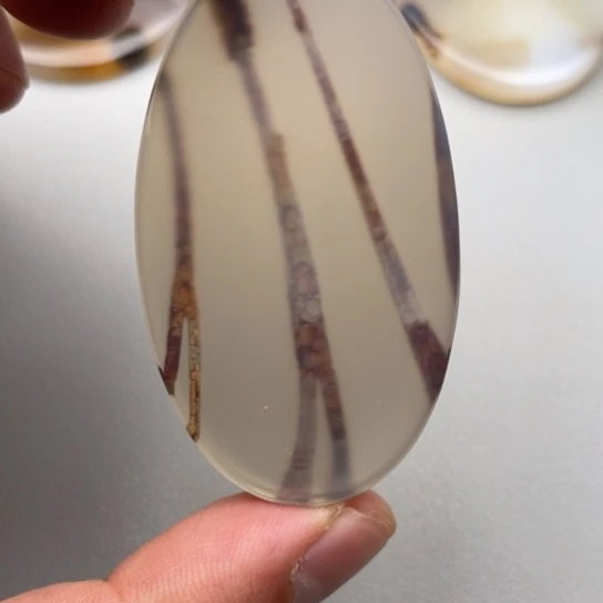 玛瑙/玉髓颈饰未镶嵌髓****^