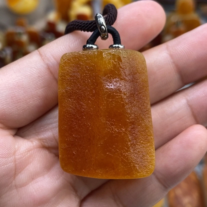 【闪购商品】琥珀颈饰未镶嵌