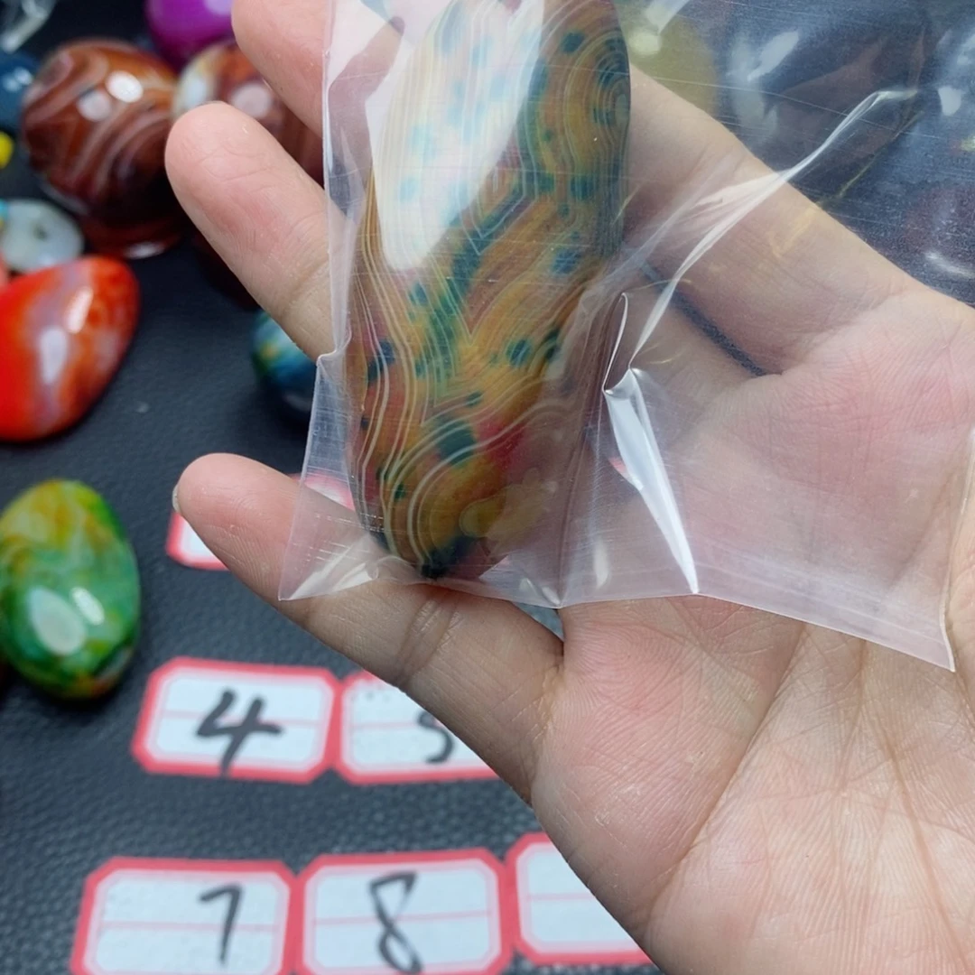 玛瑙/玉髓颈饰未镶嵌谁**呢