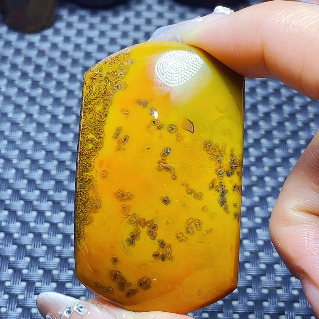 未镶嵌颈饰玛瑙/玉髓苏*
