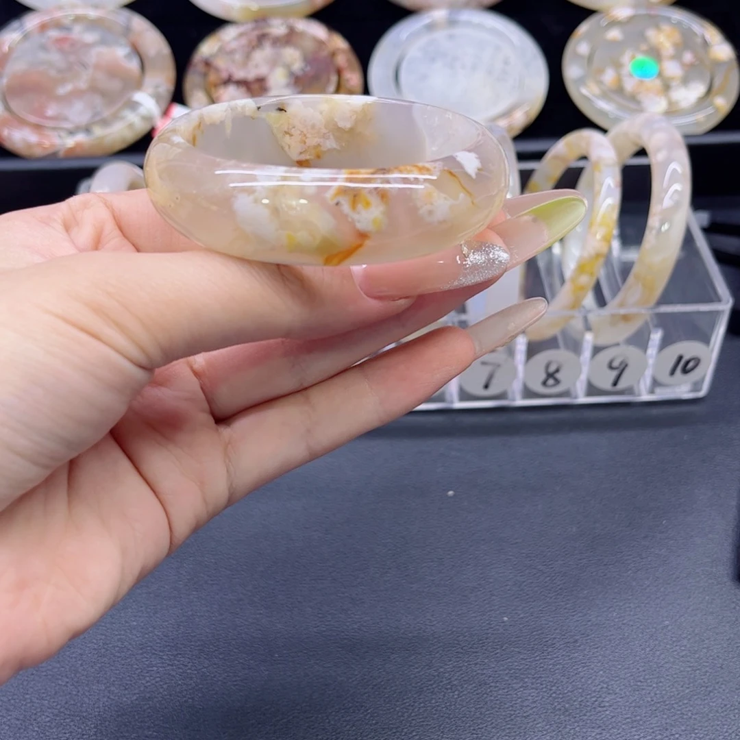 玛瑙/玉髓手镯未镶嵌55