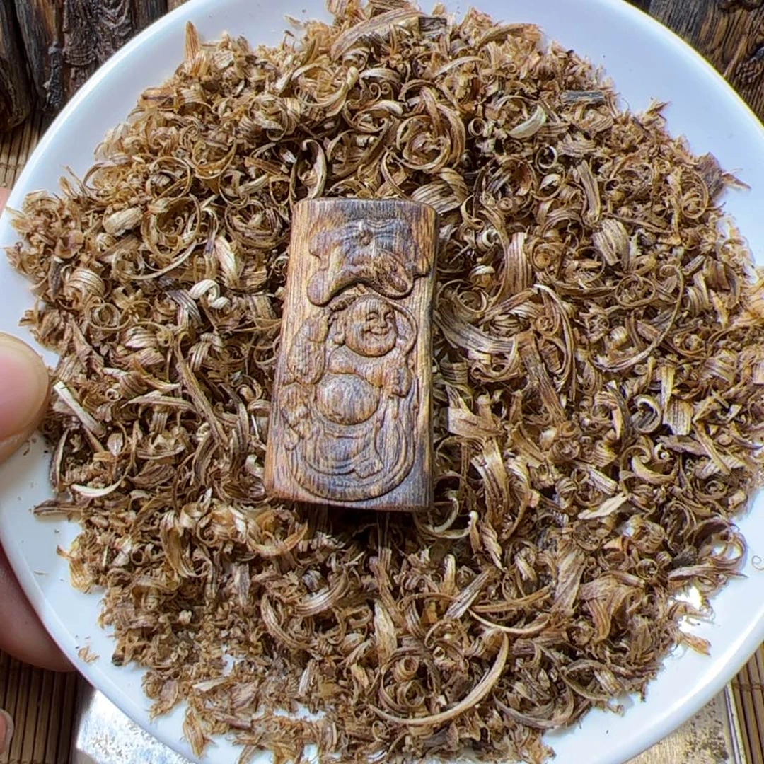 沉香碎屑沉香白棋弥勒4克