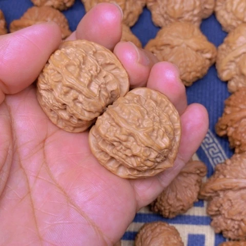 【闪购商品】文玩核桃吊坠暴***饨角白36