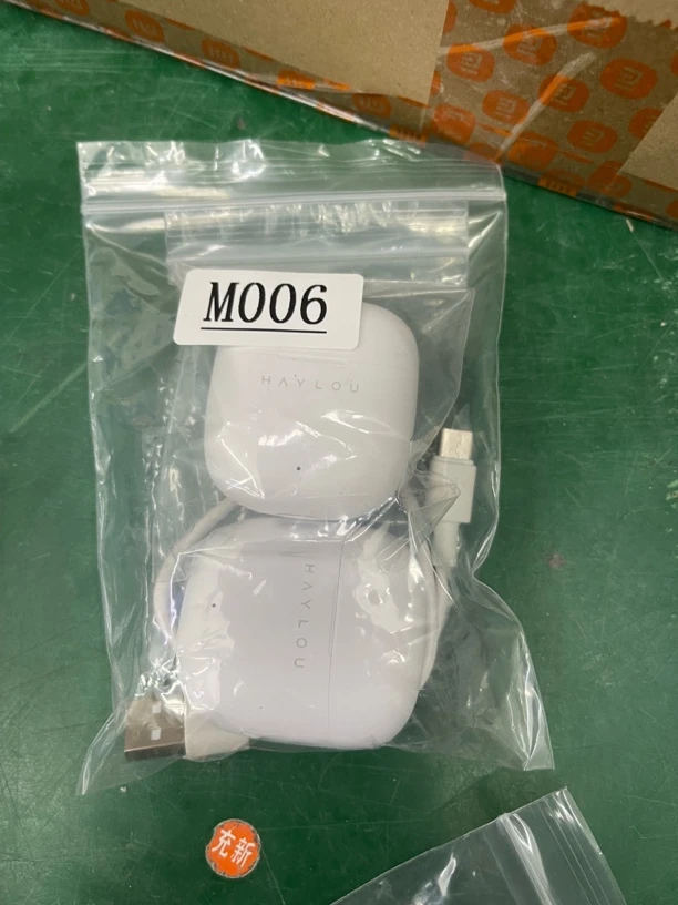9新  捡漏嘿喽X1C真无线蓝牙耳机编号M006