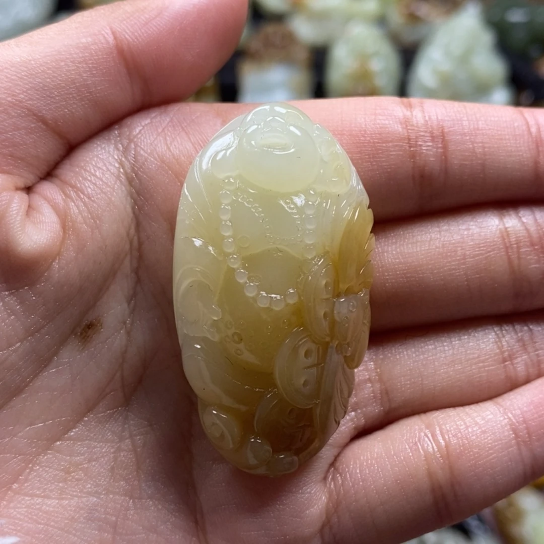 吊坠(不含链)未镶嵌和田玉（糖玉）