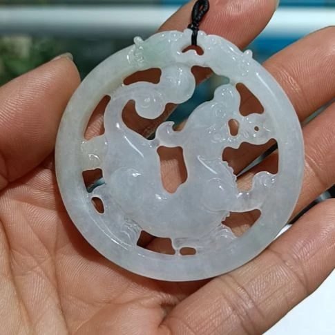 翡翠颈饰未镶嵌吊坠