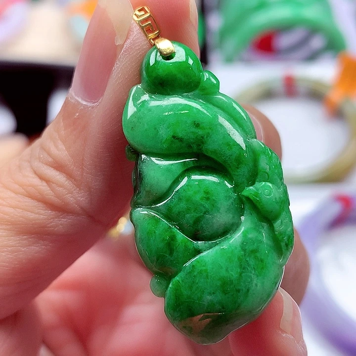 翡翠18K金镶嵌颈饰翡翠