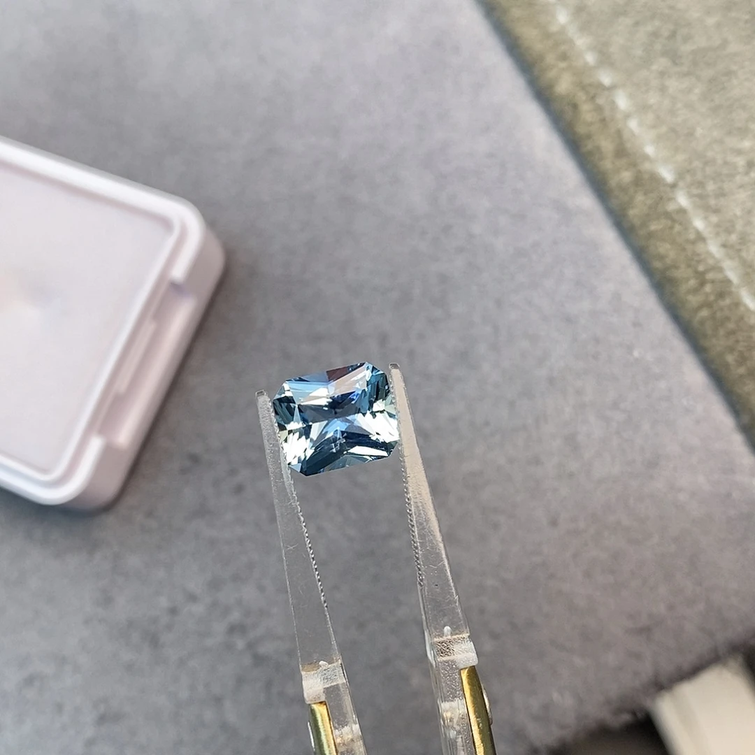 未镶嵌海蓝宝石笔搁2.73ct 超级圣玛利亚