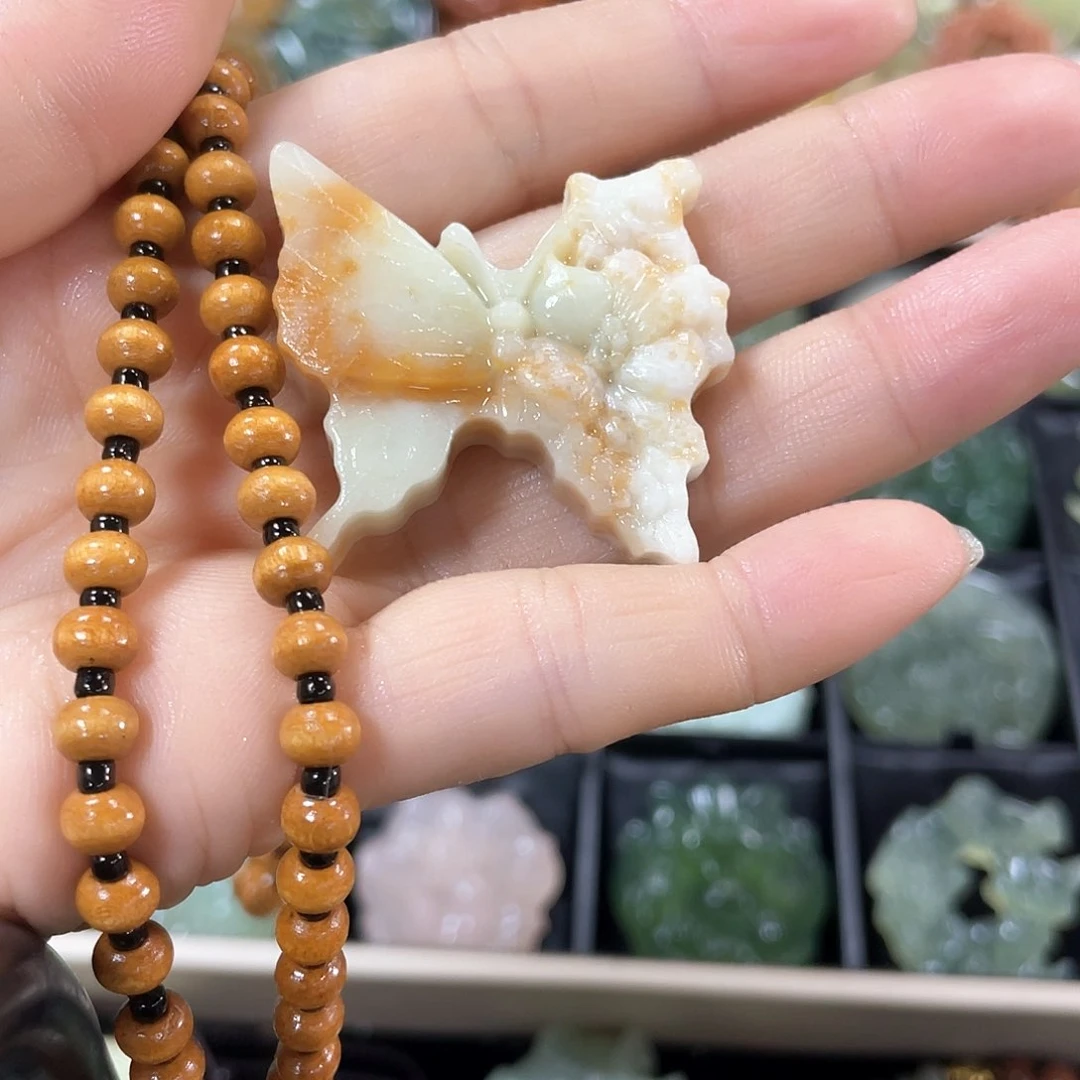 蛇纹石玉颈饰未镶嵌