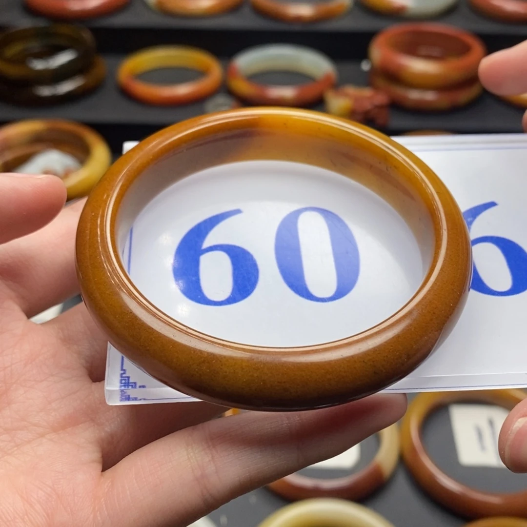 石英质玉（黄龙玉）手镯未镶嵌