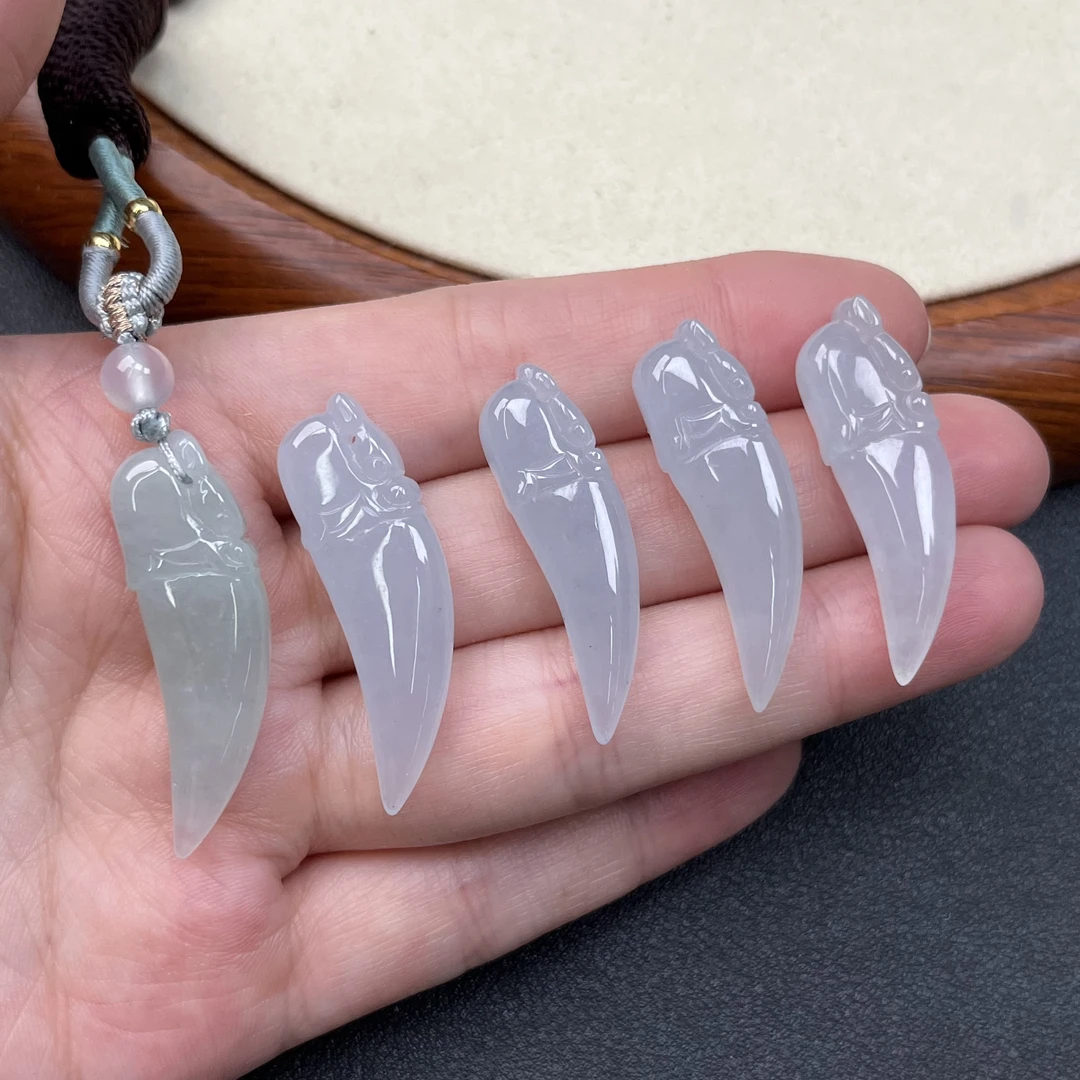 天然缅甸翡翠A货冰种小龙牙男女皆可佩戴吊坠（多样性发一翡翠吊坠