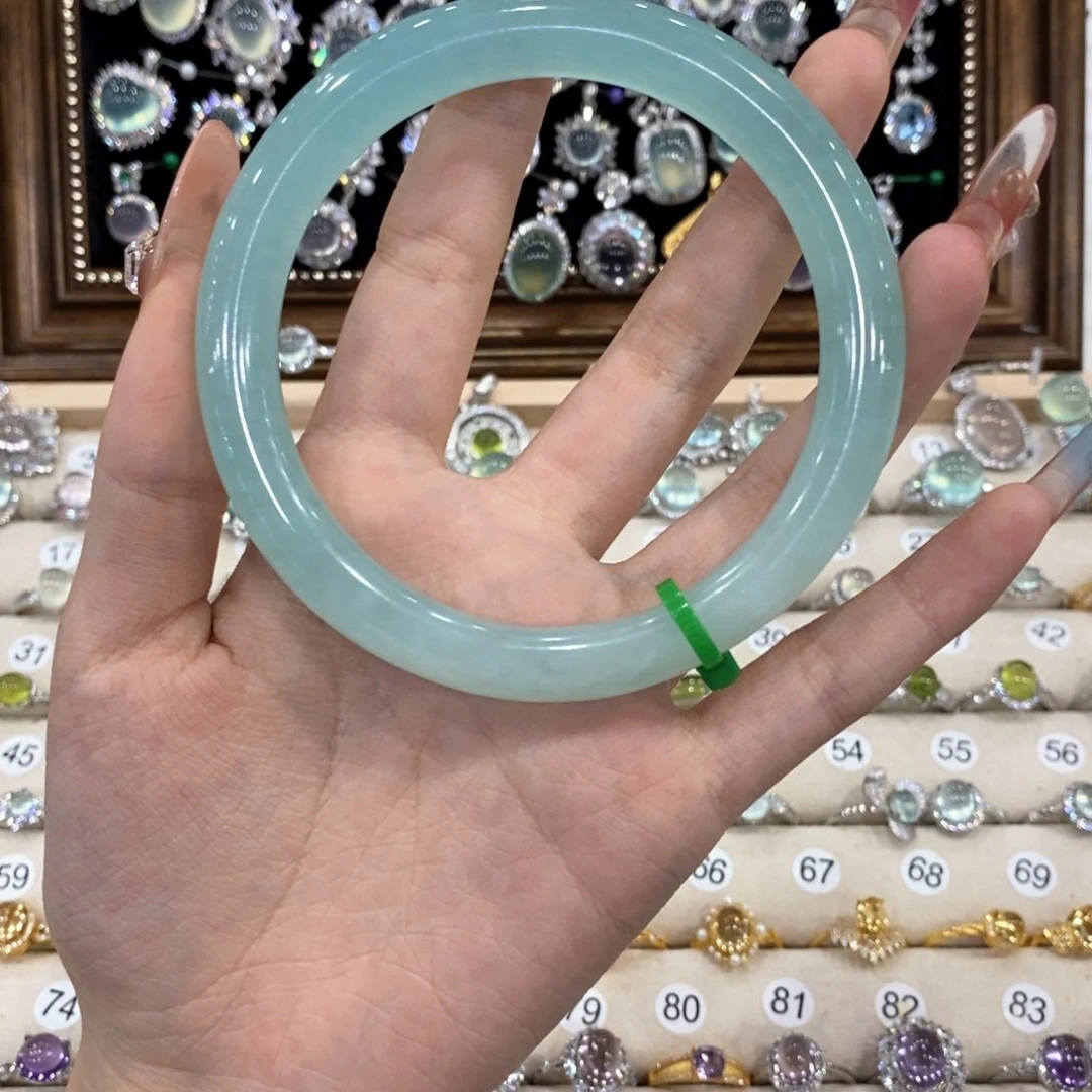 蛇纹石玉未镶嵌手镯鹿*?