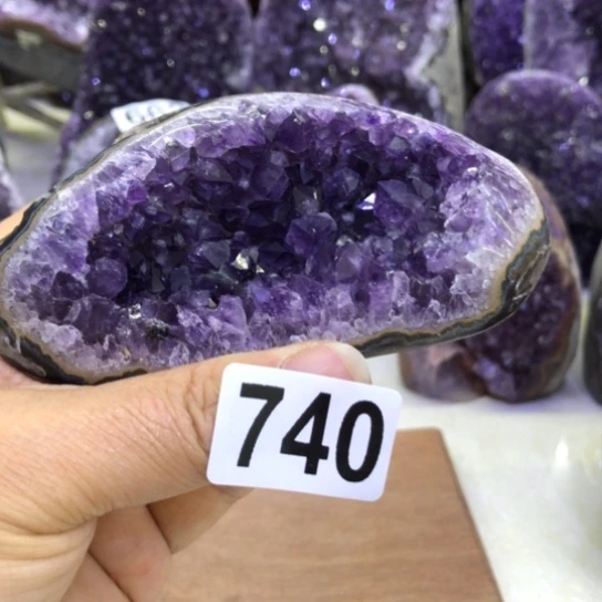 紫晶天然水晶摆件未镶嵌