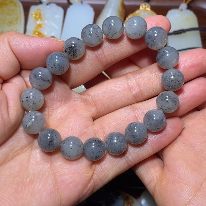 和田玉未镶嵌颈饰顾**上