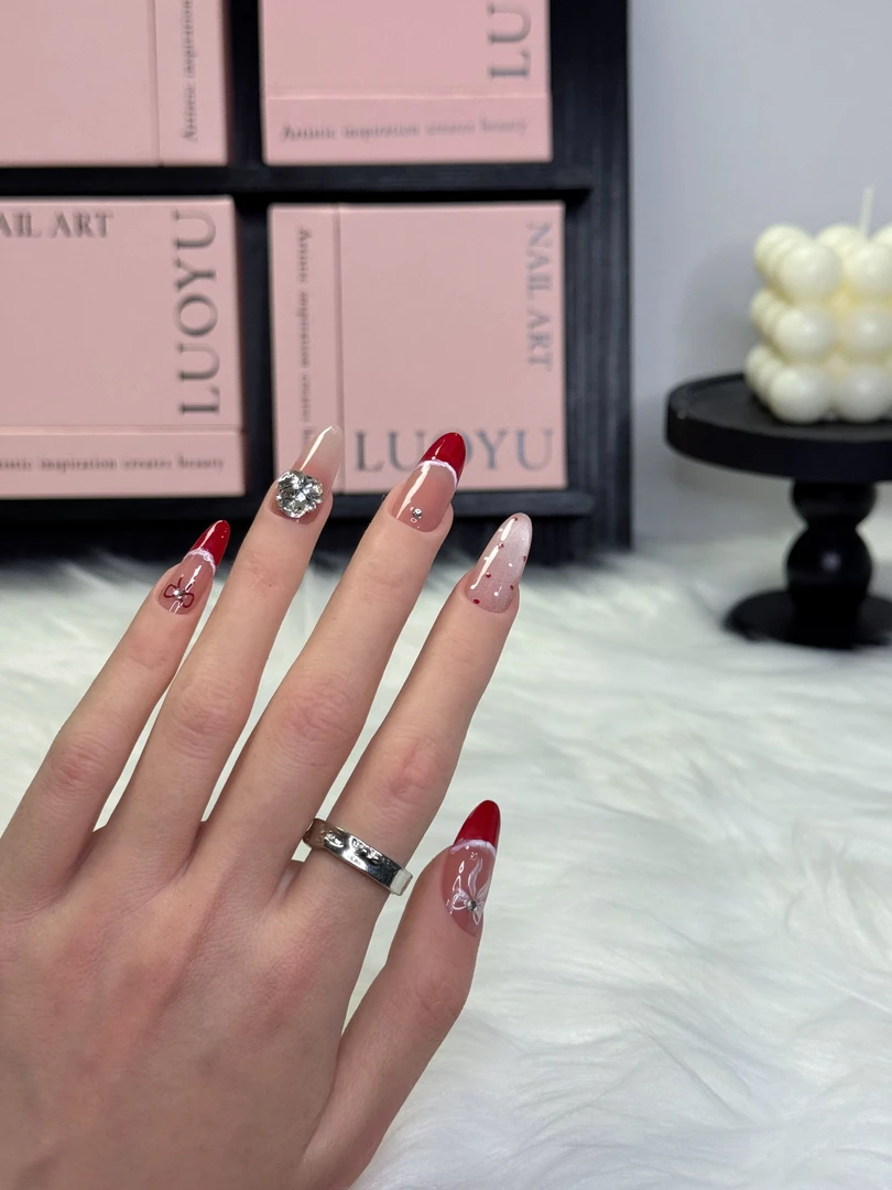 LUOYU红韵丨透底红韵珍珠钻饰纯手工穿戴甲