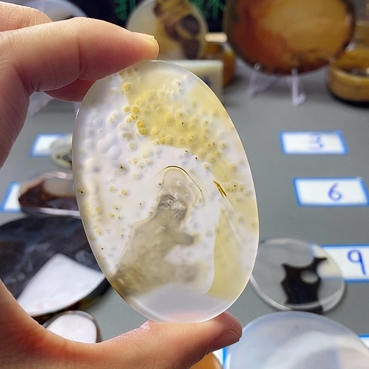 玛瑙/玉髓未镶嵌珠宝半成品130