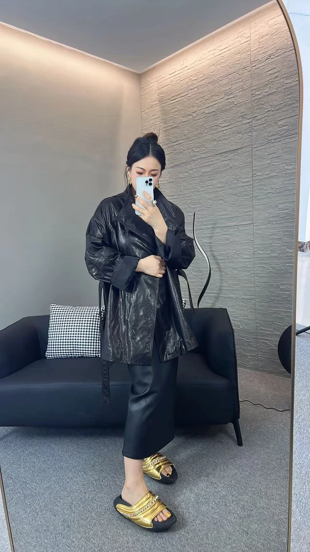 【K.E Studio】高级感休闲时尚显瘦女士黑色牛皮真皮皮衣外套 65108