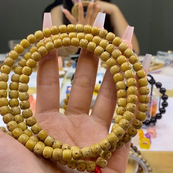星月菩提吊坠7x6石玉鸡油黄通体大留白
