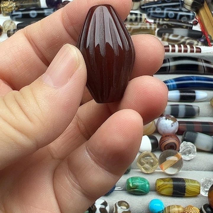 淮***道玛瑙/玉髓颈饰未镶嵌