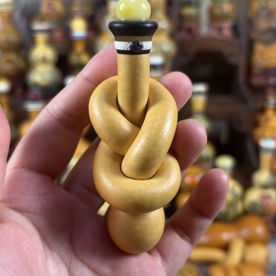 大*放漏出手把八字扣