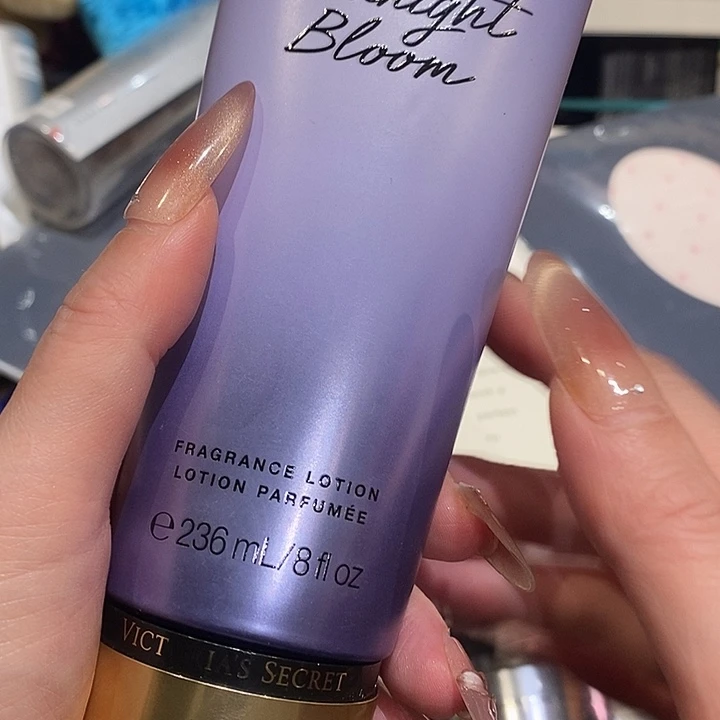 T***.花岗石铁合金香水沐浴露持久留香