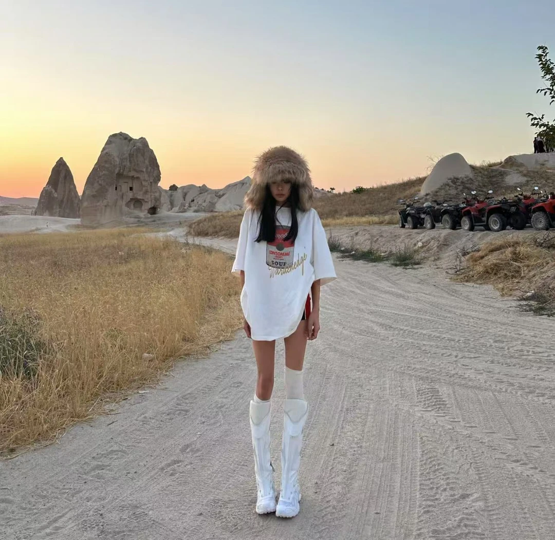 2025秋季新款高级感印花设计宽松长袖百搭露肩T恤时尚小众上衣女