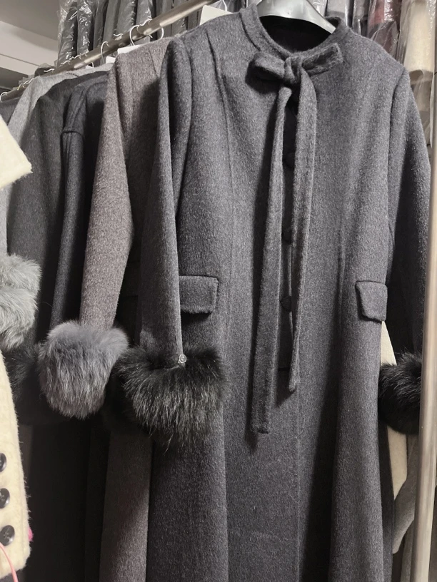 氛围感法式蝴蝶结赫本风羊毛大衣狐狸毛毛袖款