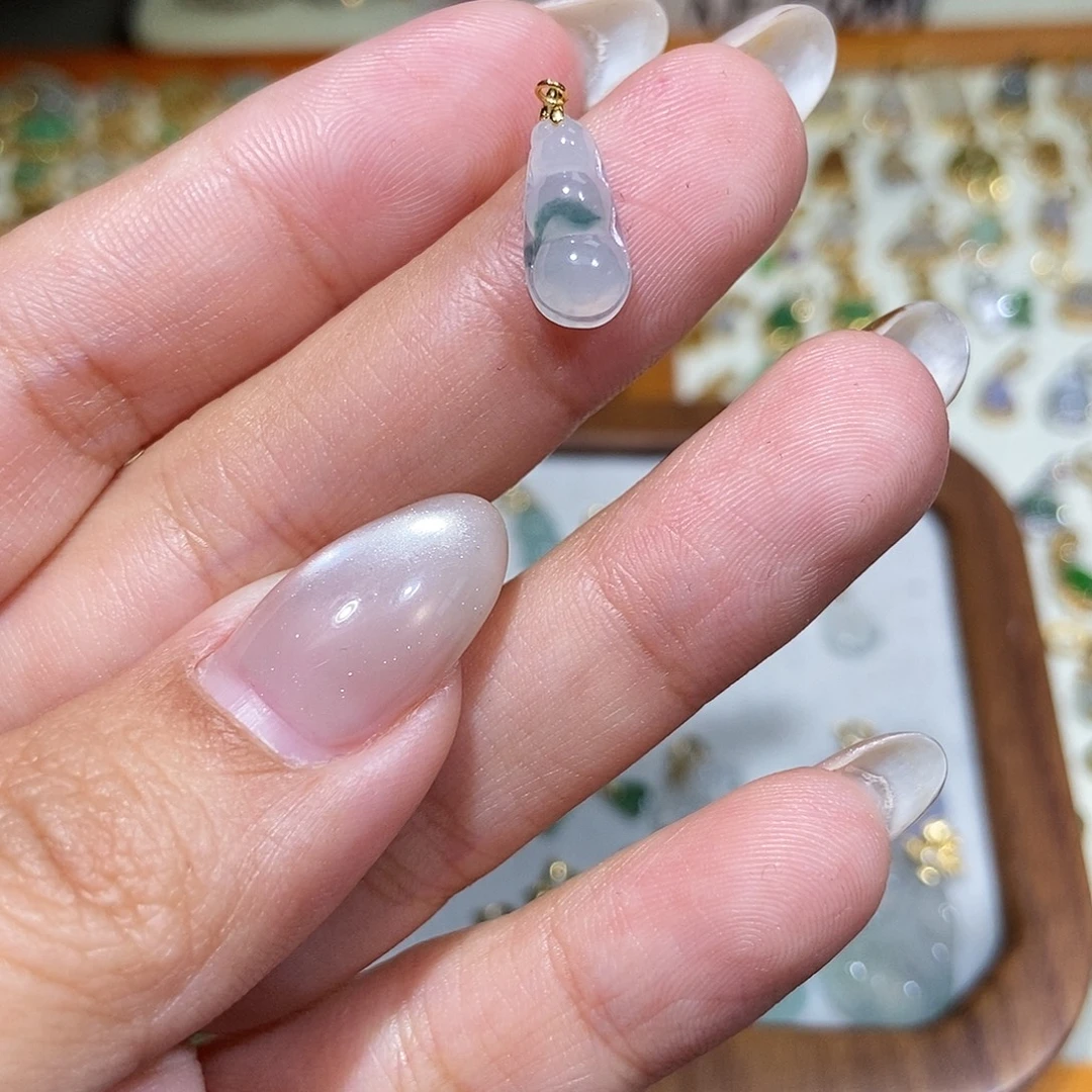 翡翠18K金镶嵌颈饰111