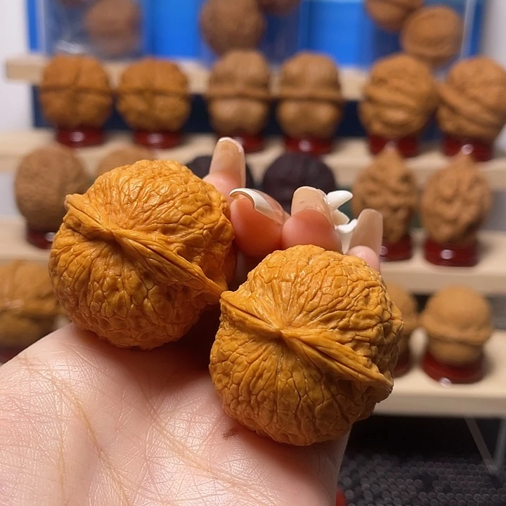 文玩核桃吊坠金丝5