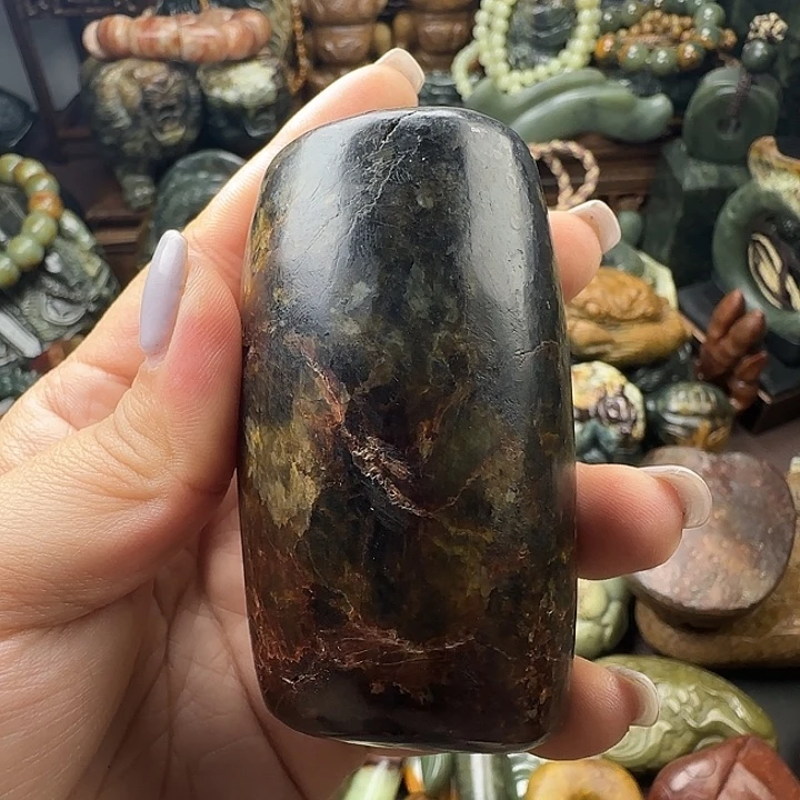 透闪石质玉未镶嵌珠宝奇石