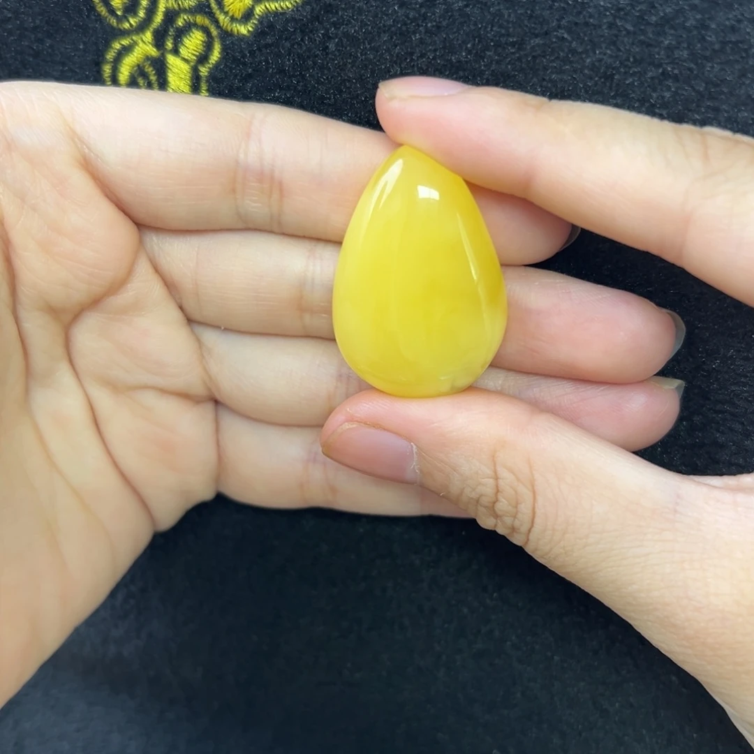 未镶嵌琥珀珠宝奇石