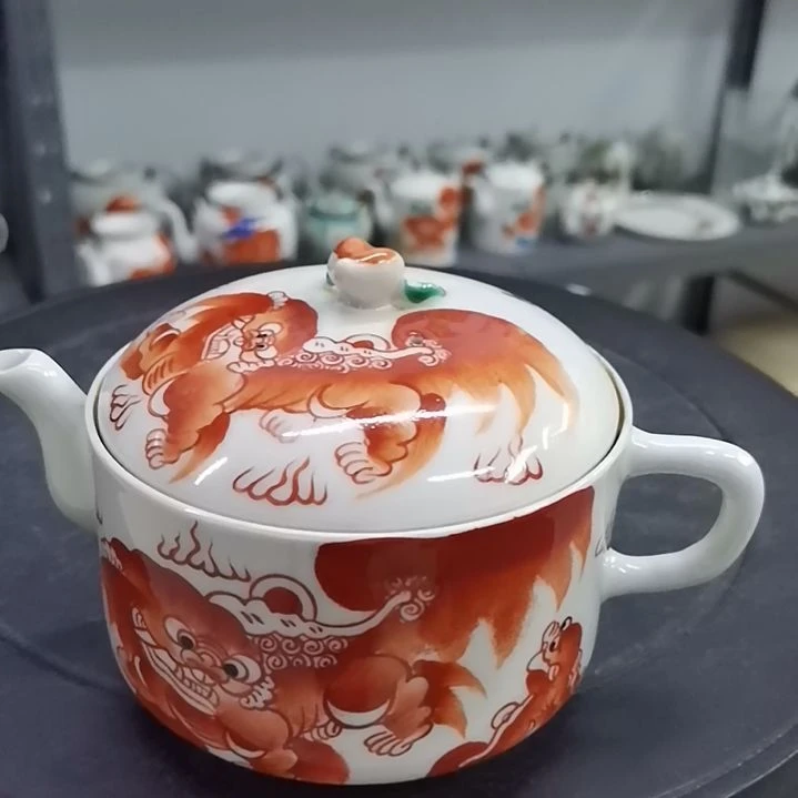 壶放*红狮子侧把壶一只