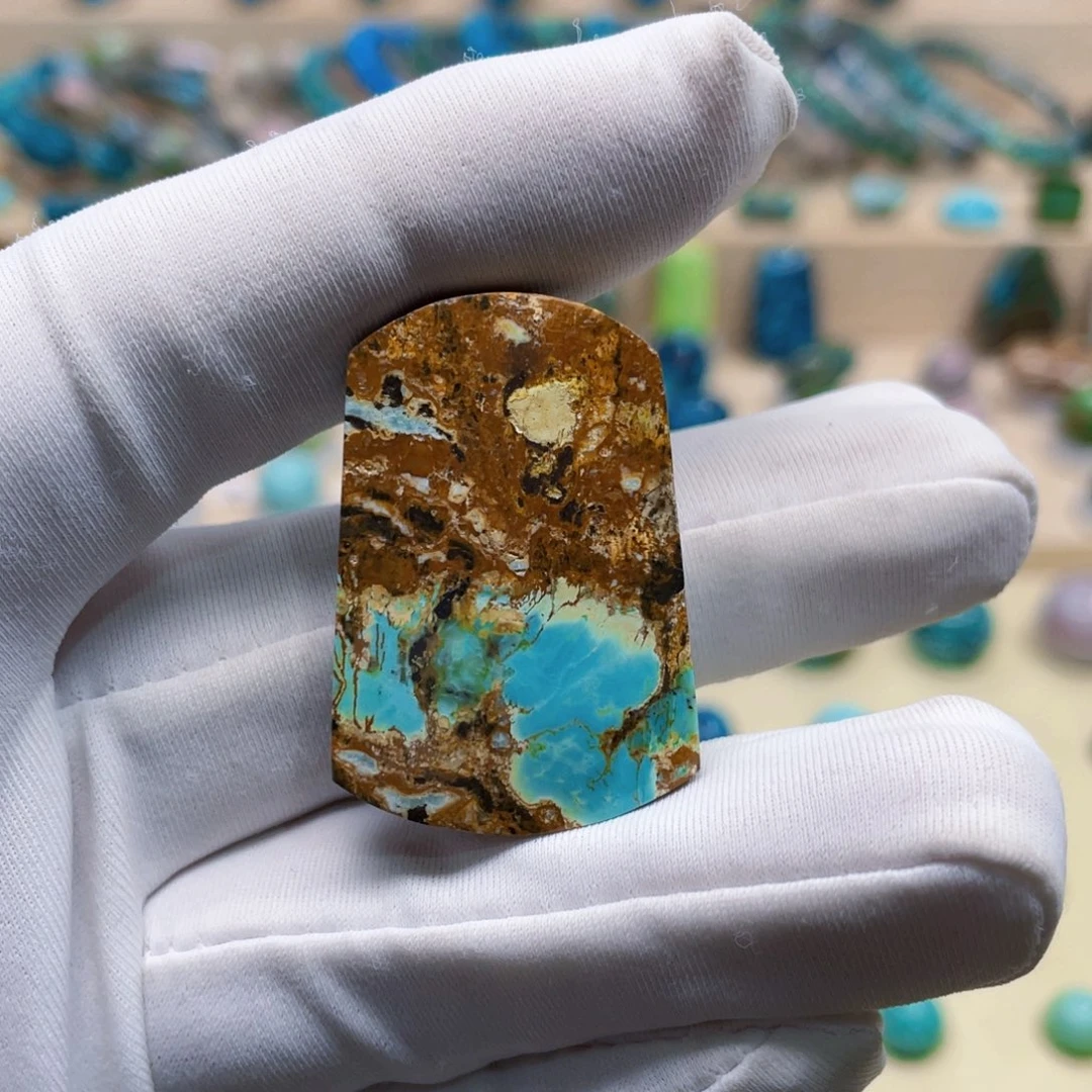 绿松石未镶嵌珠宝奇石